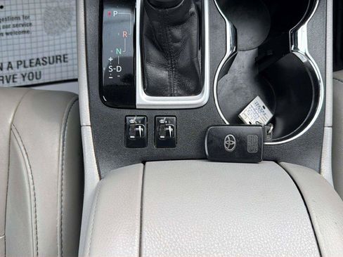 Used 2017 Toyota Highlander XLE AWD/4WD image 22