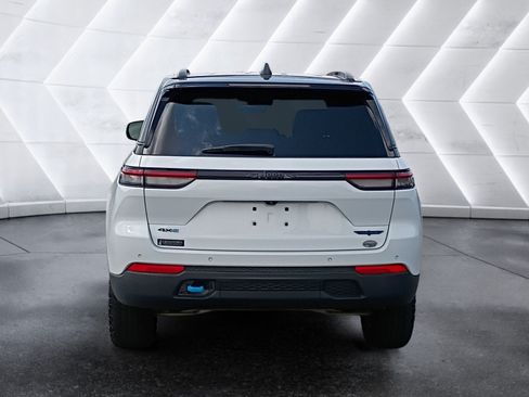Used 2024 Jeep Grand Cherokee Trailhawk AWD/4WD image 5