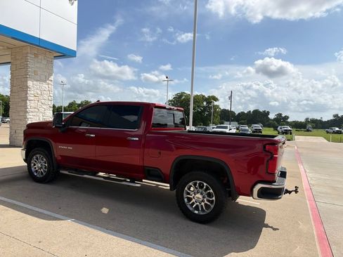 Used 2025 Chevrolet Silverado 2500 LTZ w/ LTZ Convenience Package AWD/4WD image 4