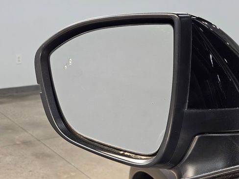 Used 2022 Nissan Pathfinder Platinum w/ Lighting Package (N93) image 22