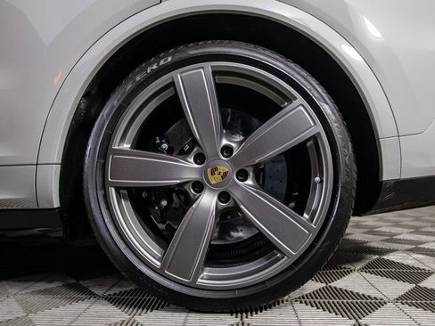Used 2022 Porsche Cayenne Turbo S image 47