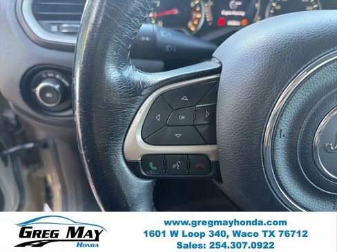 Used 2015 Jeep Renegade Latitude w/ Popular Equipment Group FWD image 16