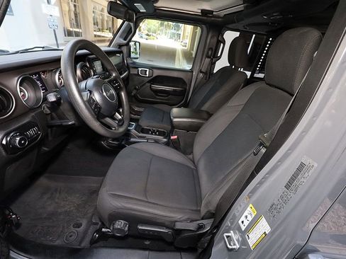 Used 2018 Jeep Wrangler Unlimited Sport AWD/4WD image 40