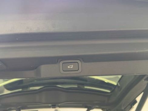 Used 2017 Land Rover Discovery SE AWD/4WD image 34