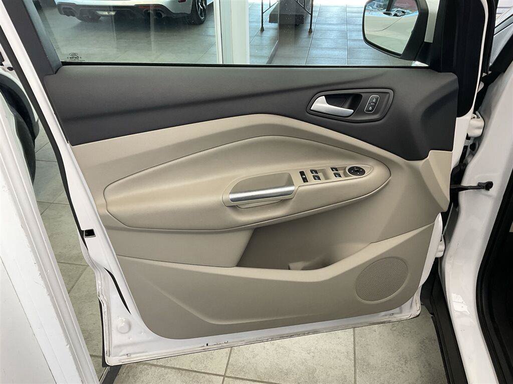 Used 2018 Ford Escape SEL w/ Ford Safe & Smart Package AWD/4WD image 9
