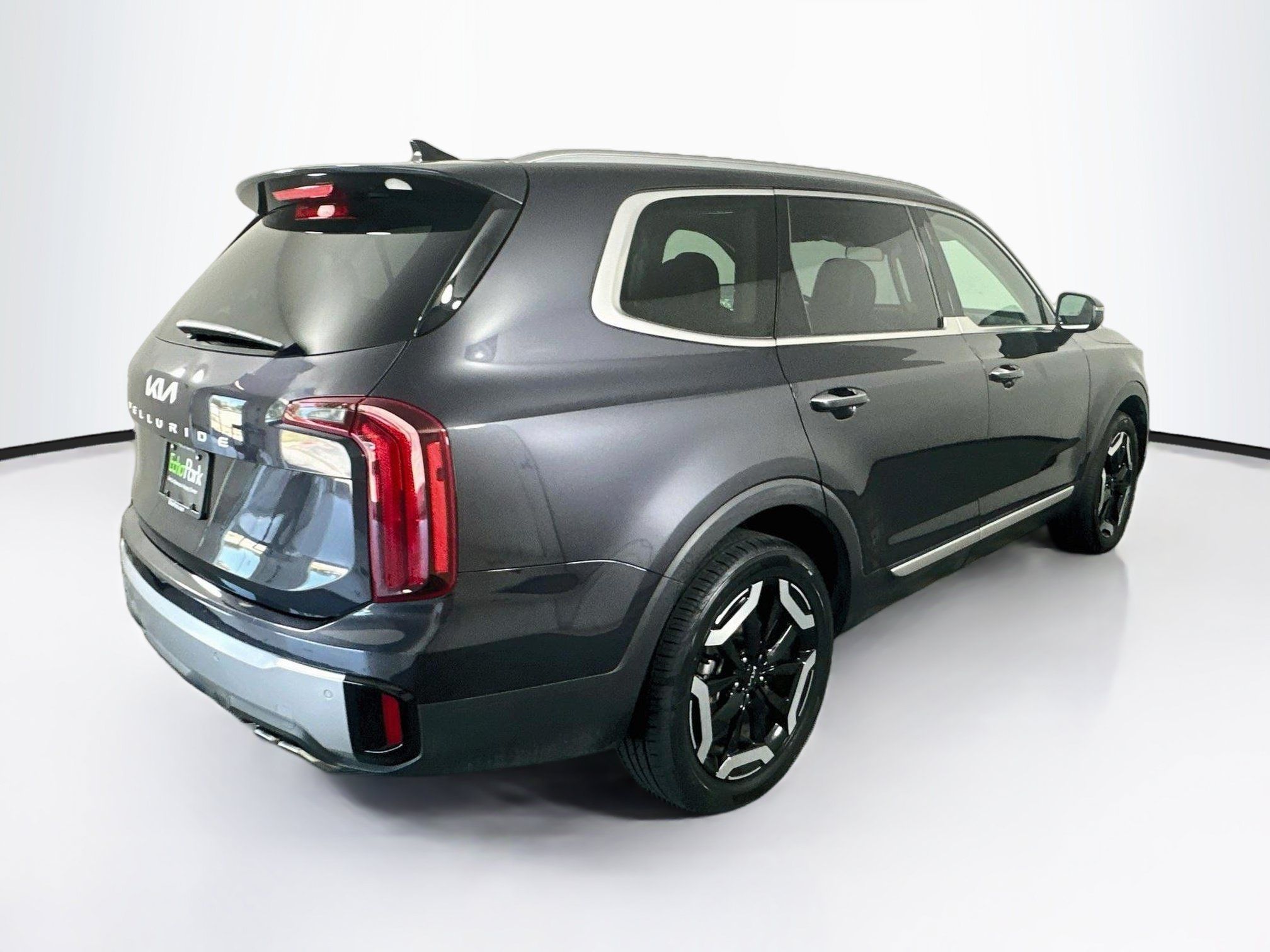 Used 2025 Kia Telluride S FWD image 9