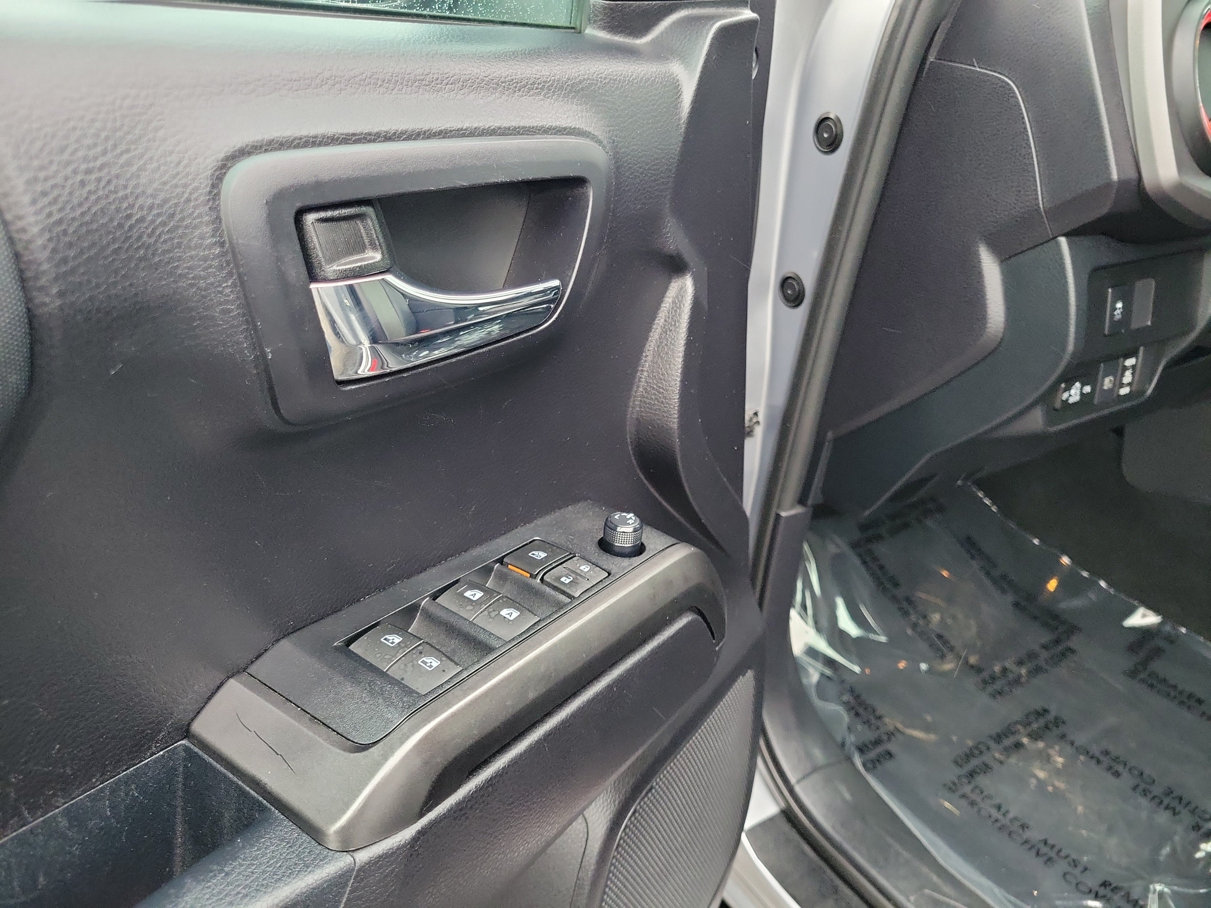 Used 2020 Toyota Tacoma TRD Sport RWD image 18