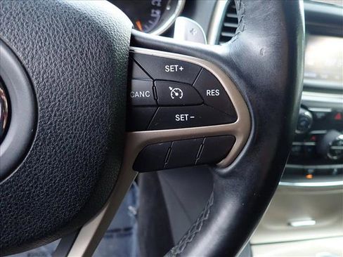 Used 2014 Jeep Grand Cherokee Laredo w/ Quick Order Package 23E AWD/4WD image 15