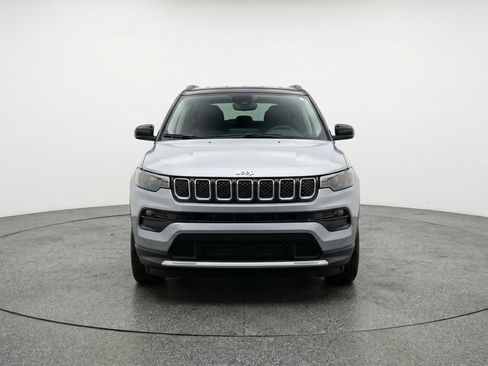 Used 2025 Jeep Compass Limited AWD/4WD image 2