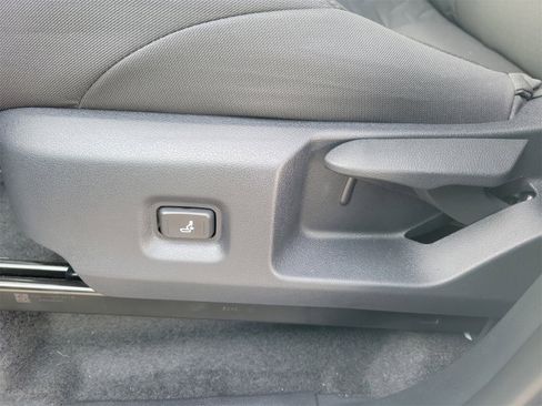 Used 2025 Toyota Tacoma SR5 image 16