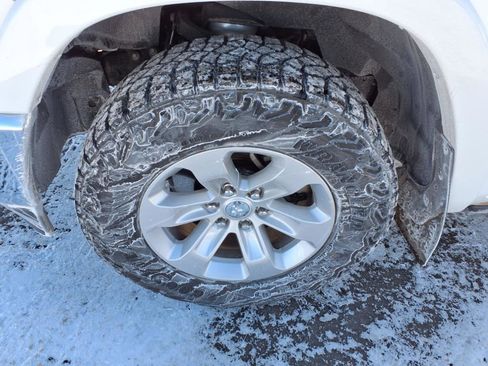 Used 2019 RAM 1500 Laramie image 10