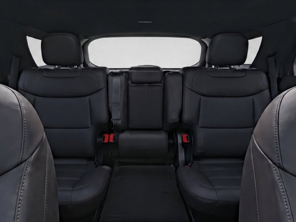 Used 2025 Ford Explorer Platinum RWD image 22
