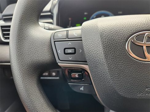 Used 2026 Toyota Camry LE w/ Convenience Package FWD image 30