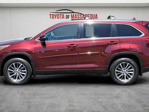 Used 2019 Toyota Highlander XLE AWD/4WD image 28