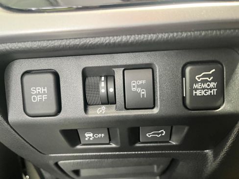 Used 2018 Subaru Forester 2.5i Touring AWD/4WD image 37