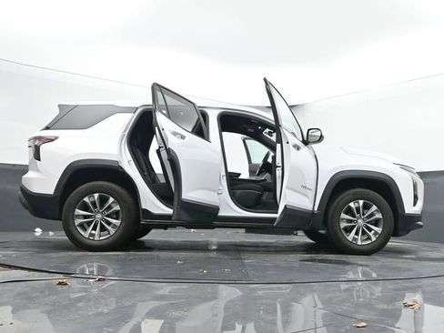 Used 2025 Chevrolet Equinox LT image 73