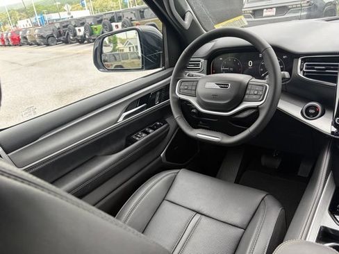 New 2026 Jeep Grand Wagoneer Limited AWD/4WD image 36