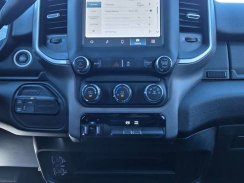 Used 2024 RAM 3500 Big Horn AWD/4WD image 38