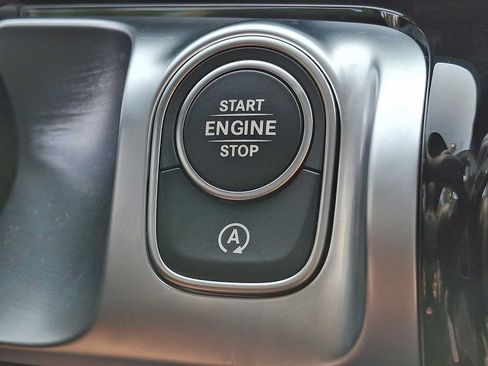 Used 2026 Mercedes-Benz GLB 250 4MATIC image 19
