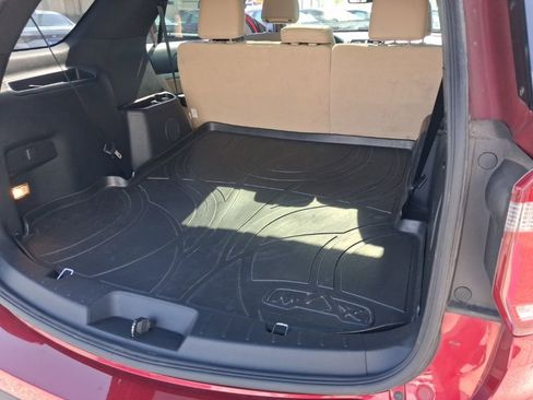 Used 2016 Ford Explorer XLT w/ Equipment Group 202A image 16