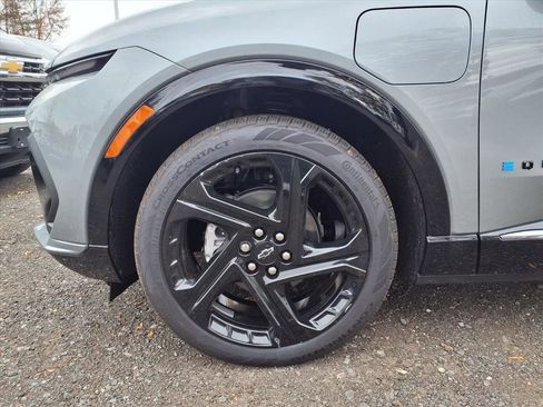 Used 2025 Chevrolet Equinox EV RS image 8