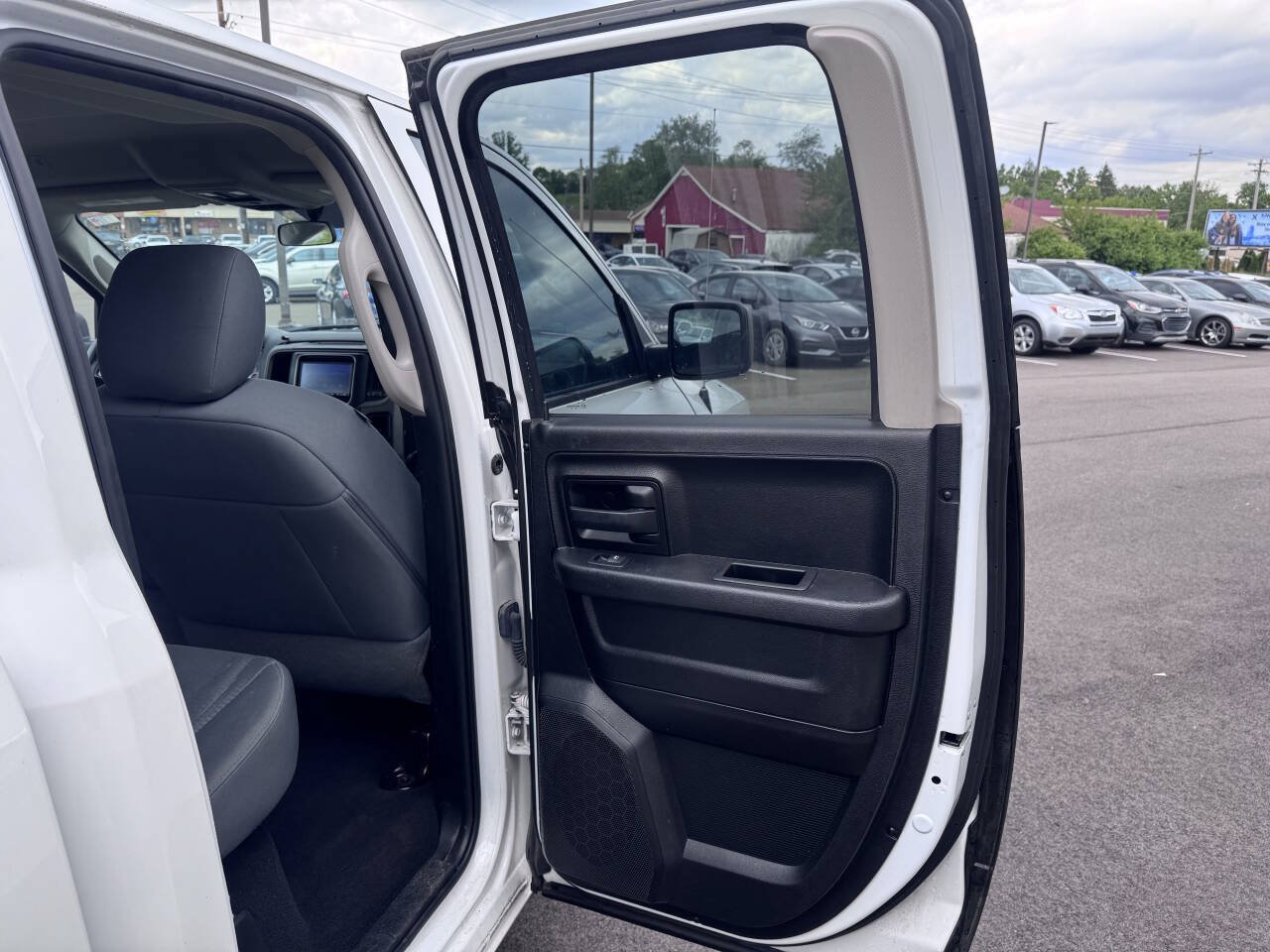 Used 2019 RAM 1500 Express w/ Express Value Package AWD/4WD image 14