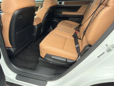 Used 2025 Hyundai Santa Fe Limited image 21