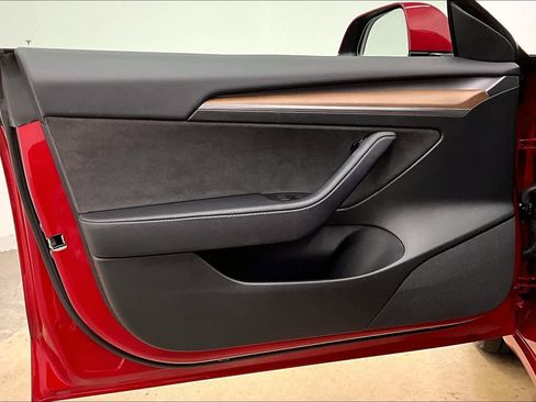 Used 2023 Tesla Model 3 Standard Range image 25