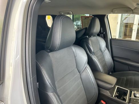Used 2023 Mitsubishi Outlander SE FWD image 20
