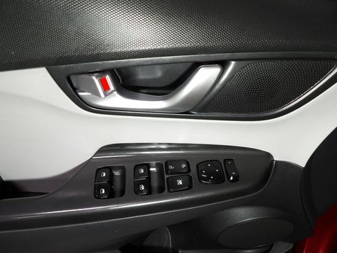 Used 2023 Hyundai Kona SE FWD image 10