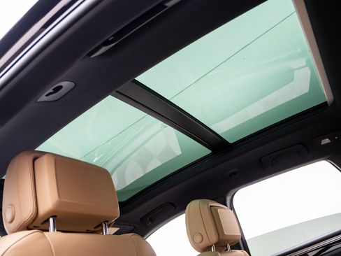 Certified 2026 Porsche Macan AWD/4WD image 18