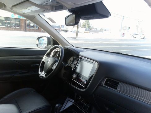 Used 2020 Mitsubishi Outlander SEL image 23