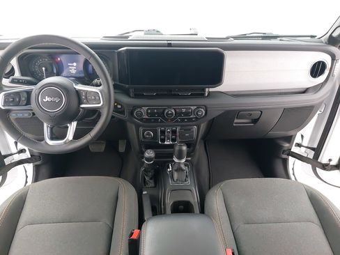 Used 2025 Jeep Wrangler Unlimited Sahara w/ Safety Group image 11