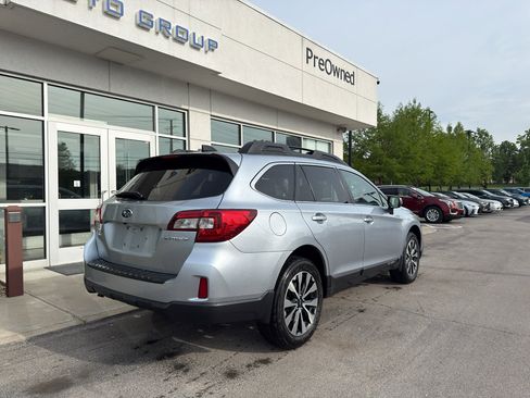 Used 2016 Subaru Outback 2.5i Limited AWD/4WD image 3