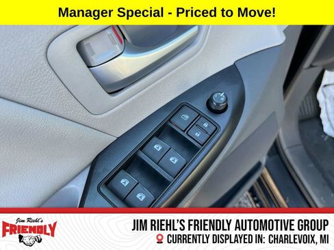 Used 2016 Toyota Sienna LE image 11