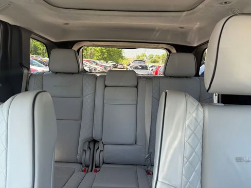 Used 2019 Jeep Grand Cherokee Summit AWD/4WD image 26