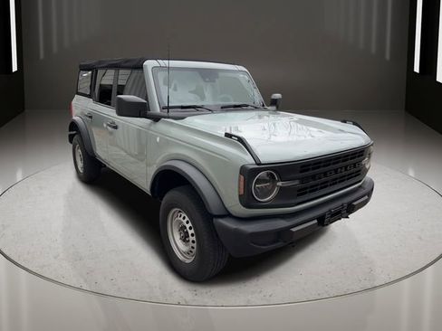 Used 2022 Ford Bronco 4-Door image 4
