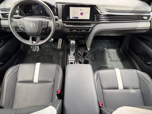 Used 2025 Toyota Camry SE FWD image 24