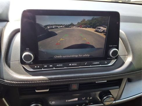 Used 2025 Nissan Rogue SV FWD image 26