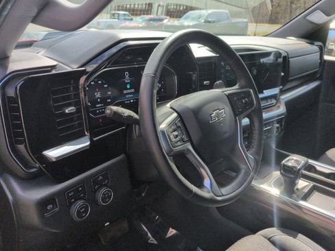 Used 2023 Chevrolet Silverado 1500 LT Trail Boss image 10