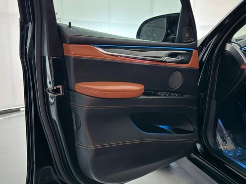 Used 2017 BMW X5 M image 17