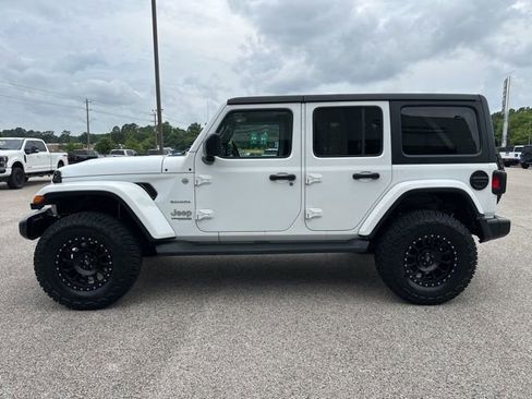 Used 2020 Jeep Wrangler Unlimited Sahara AWD/4WD image 4