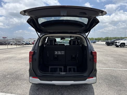 Used 2026 Kia Carnival FWD image 20