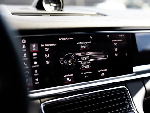 Used 2023 Porsche Panamera Turbo S image 5