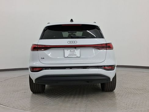 Used 2025 Audi Q6 e-tron Premium Plus image 10