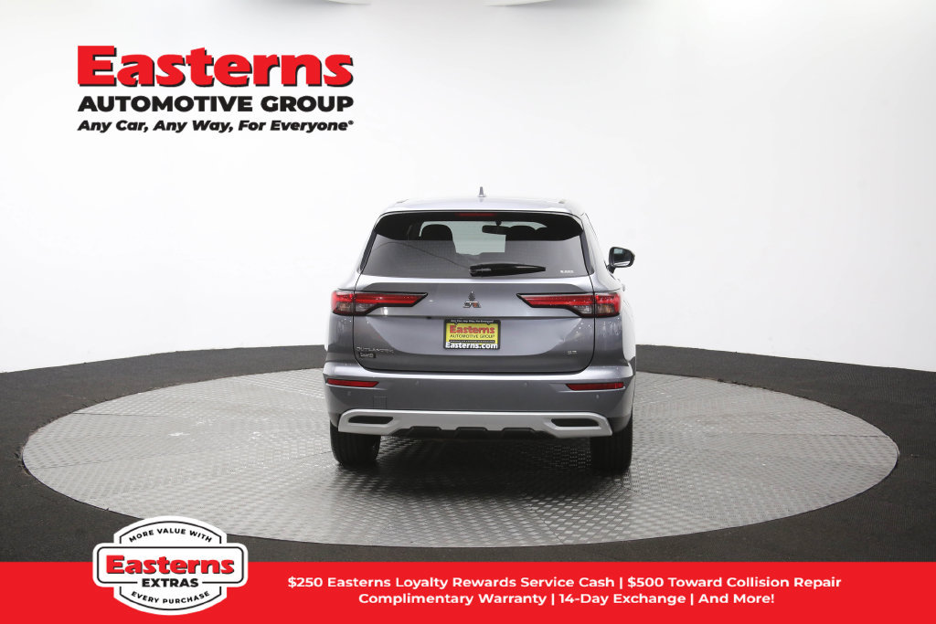 Used 2024 Mitsubishi Outlander SE AWD/4WD image 38