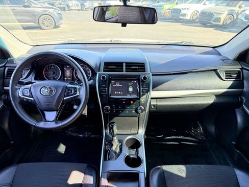 Used 2017 Toyota Camry SE w/ Moonroof Package FWD image 15