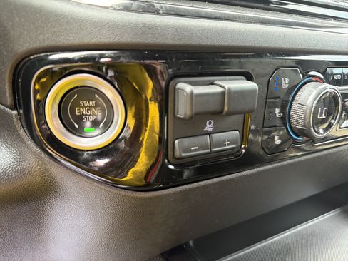 Used 2022 Chevrolet Silverado 1500 ZR2 AWD/4WD image 18