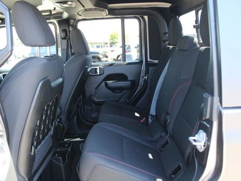 Used 2022 Jeep Gladiator Rubicon AWD/4WD image 47