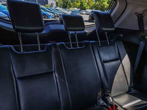 Used 2018 Toyota Highlander XLE AWD/4WD image 24